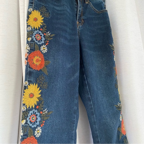 Ashley Mason Premium Floral Embroidered Flare Jeans Women’s Size 24 Hippie Boho - Picture 11 of 16